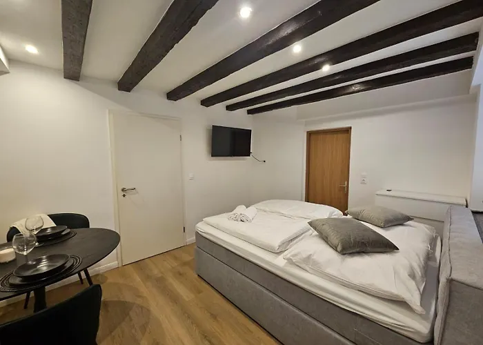 Schega Apartament Pag Town