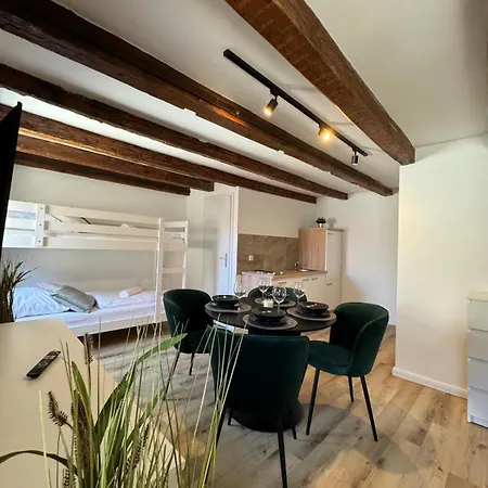 Schega Appartement Pag Town